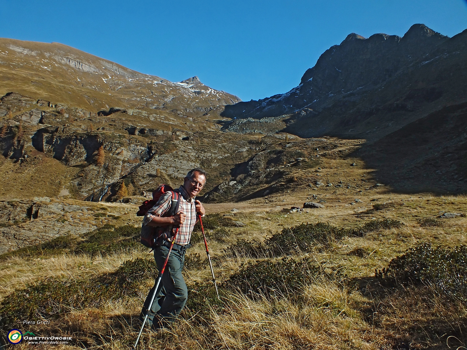 27 Passo di Valsanguigno W tra Pizzo Farno e Monte Corte.JPG